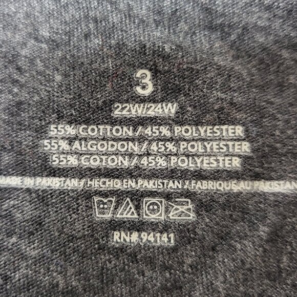 Torrid "On the Naughty List" grey short sleeve t-shirt EUC size 3 or 3X or 22/24 - Picture 7 of 7